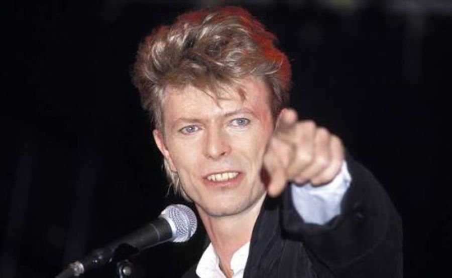 David Bowie Was Gay? The Truth About His Sexuality, Bisexuality, and the 2002 Revelation 