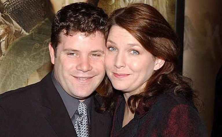 Discover the story of Sean Astin wife Christine Harrell, her Oscar-nominated producing career, Hollywood journey, family life, and lasting marriage.