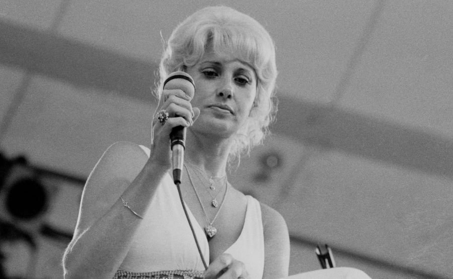 Gwendolyn Lee Byrd: The Daughter Who Raised Her Sisters While Tammy Wynette Became a Legend 